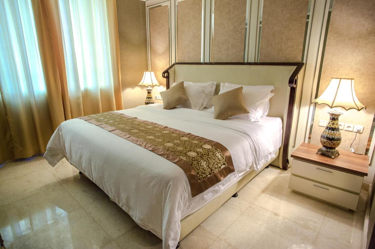 Nam Center Hotel Kemayoran Jakarta Exteriör bild
